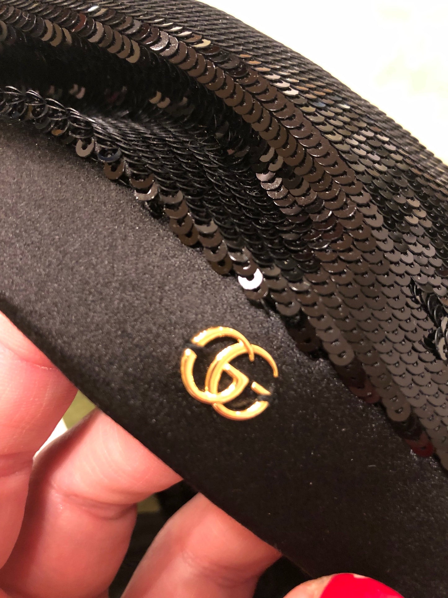 Gucci GG Sequin Beret with Bow in Black