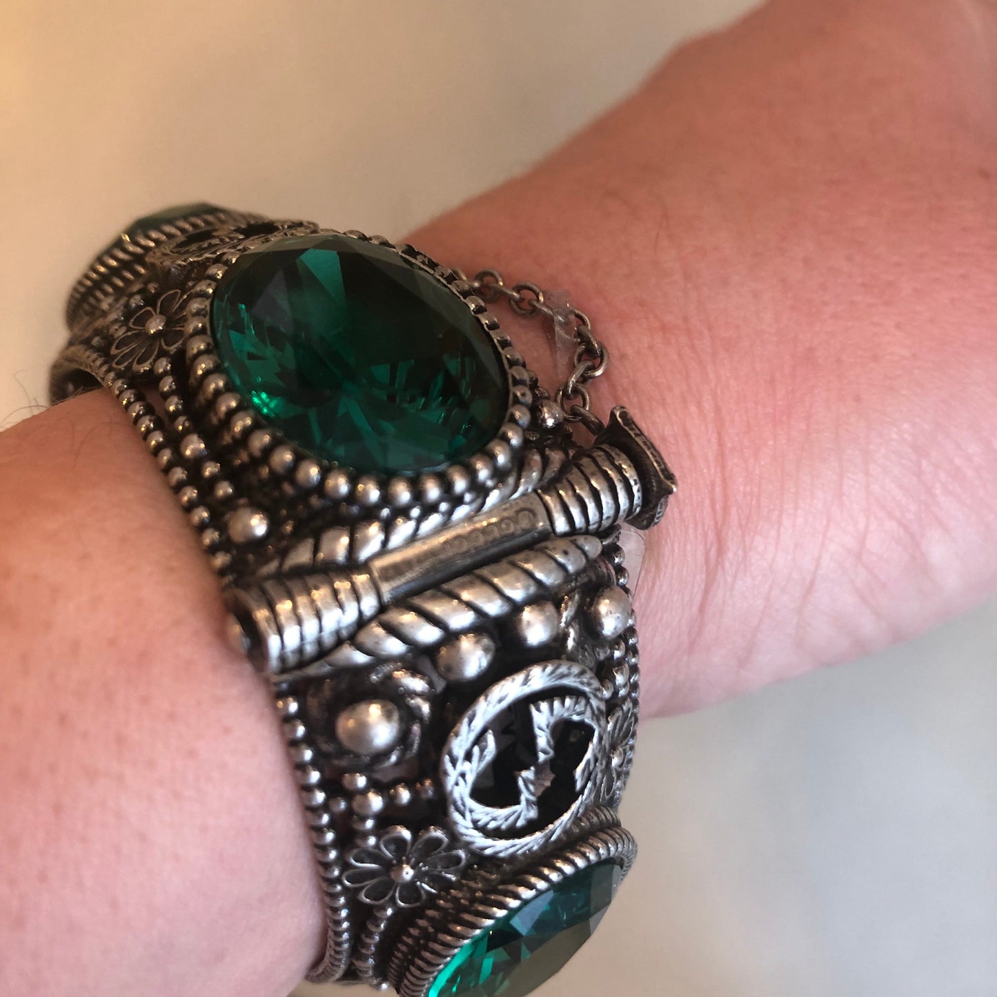 Gucci Interlocking GG Silver Bracelet with Green Crystals