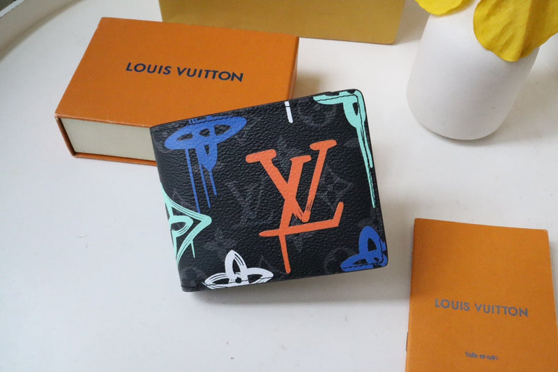 Alice Bags- Louis Vuittons  - 16002
