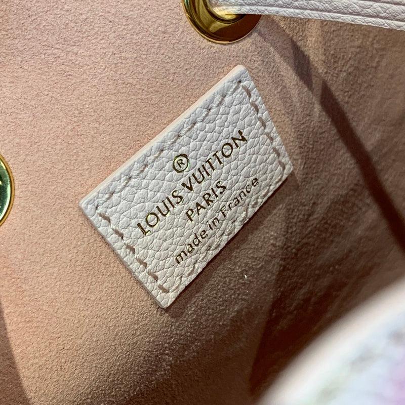 Alice Bags- Louis Vuittons  - 16566
