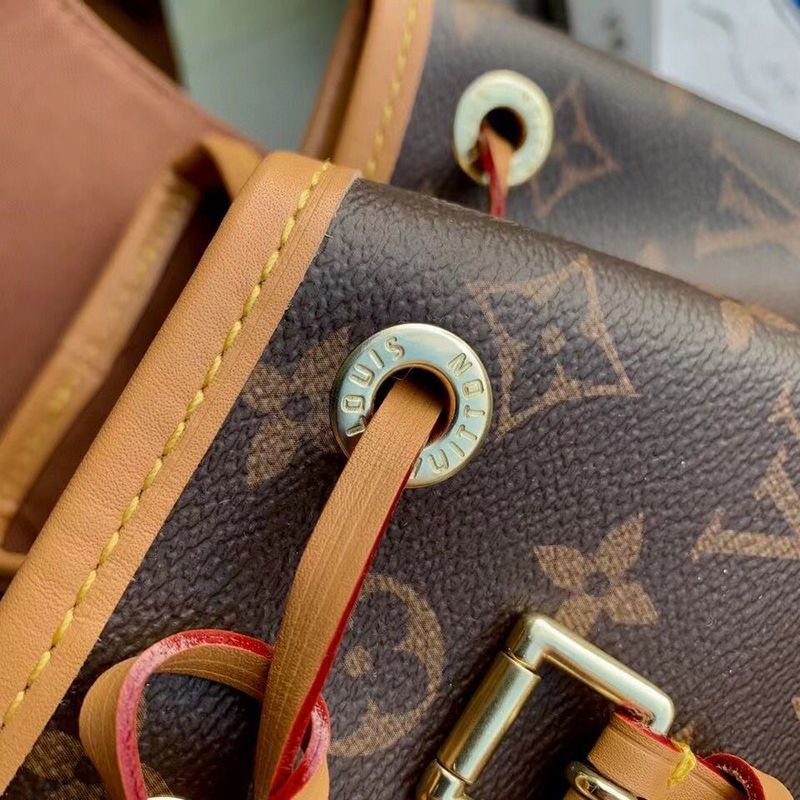 Alice Bags- Louis Vuittons  - 15964