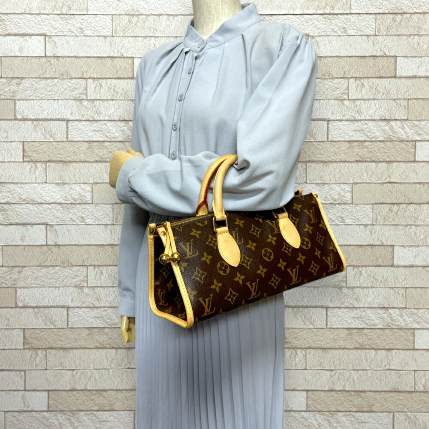 Louis Vuitton  Monogram Monogram Handbag