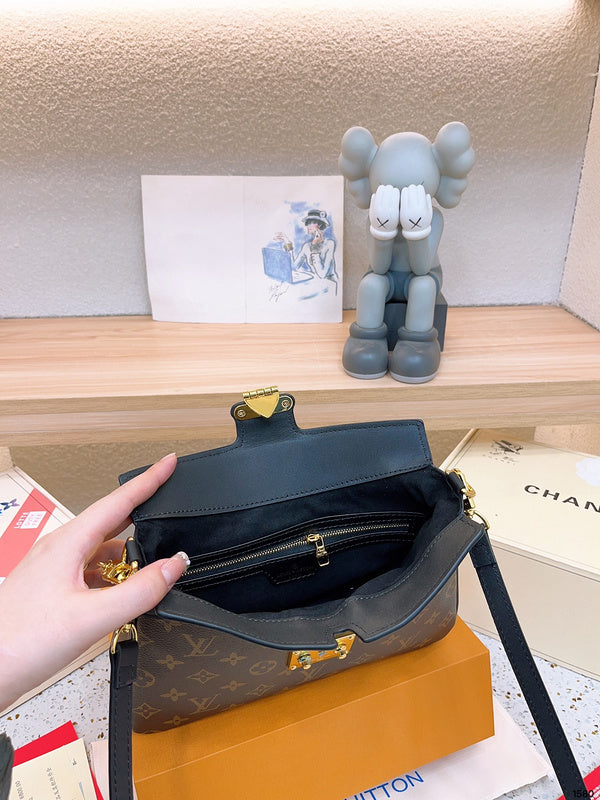 Alice bags - Louis Vuittons  - 14907