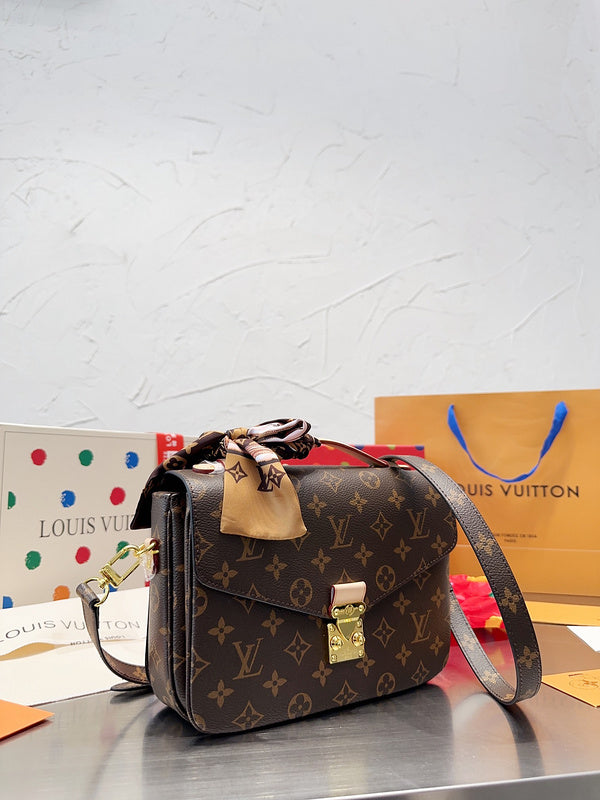Alice bags - Louis Vuittons  - 15059