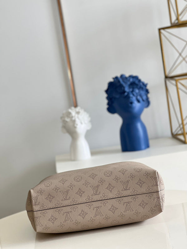 Alice Bags- Louis Vuittons  - 16363