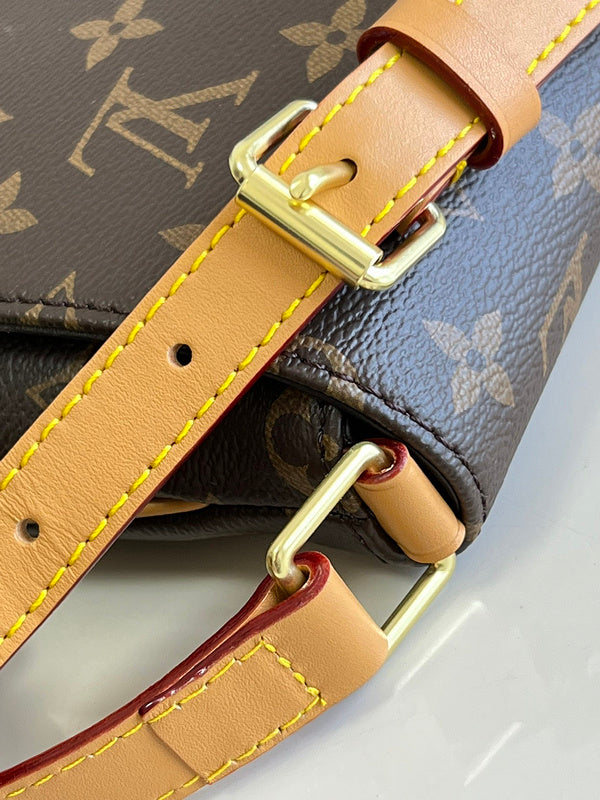 Alice Bags- Louis Vuittons  - 16413