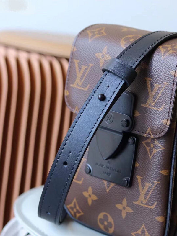 Alice  Bags- Louis Vuittons  - 15949