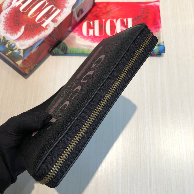 Gucci   Luxury Bags  878