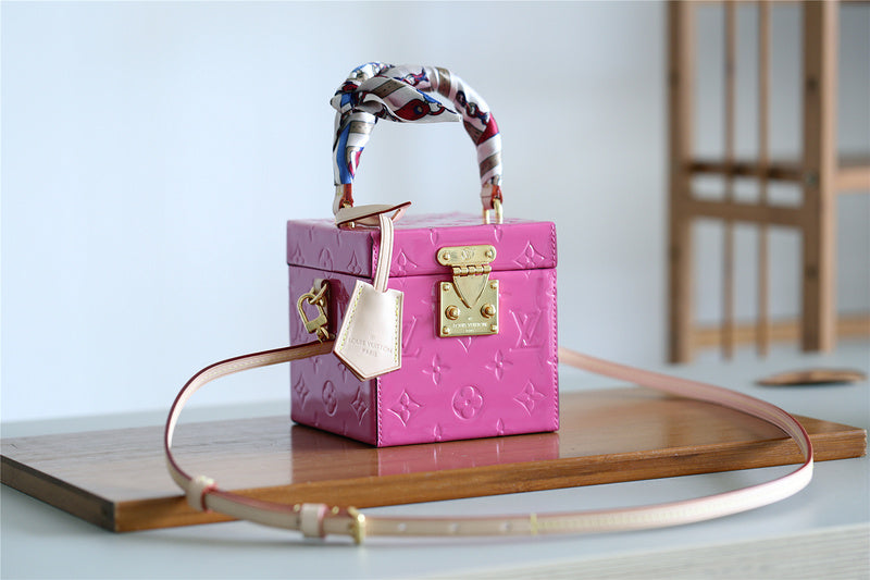 Alice bags - Louis Vuittons  - 9400