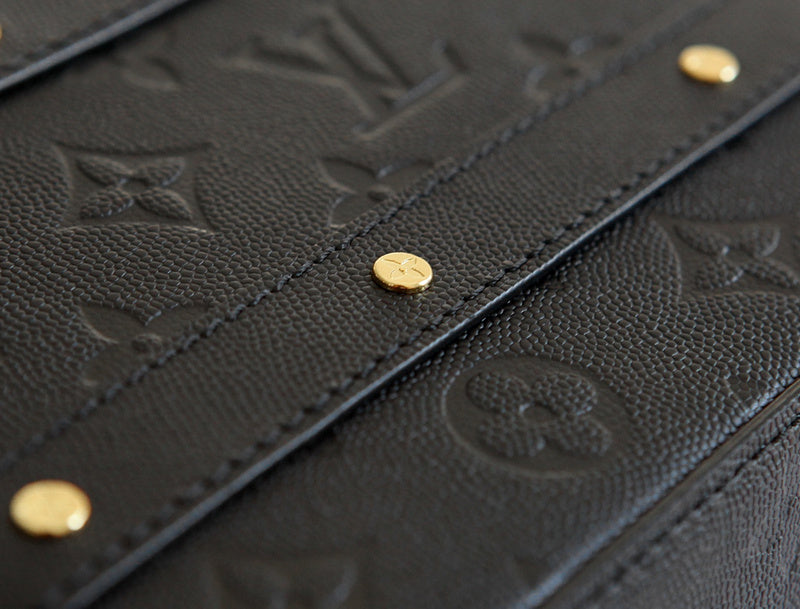 Alice Bags- Louis Vuittons  - 16047