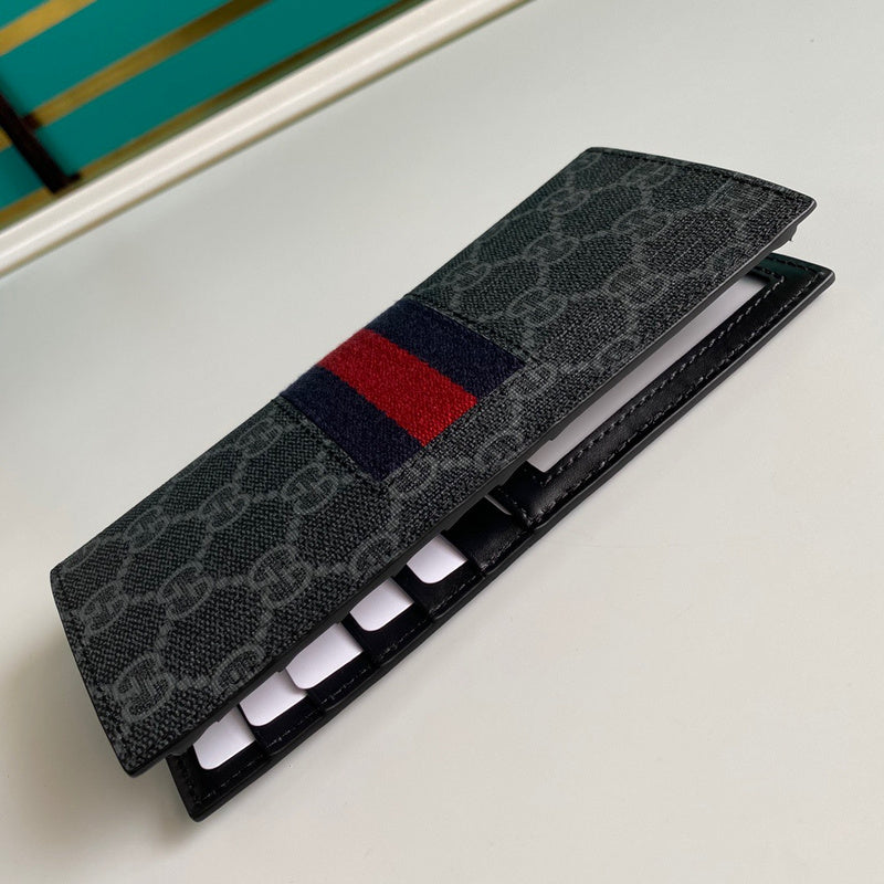 Gucci   Luxury Bags  944