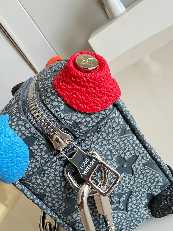 Alice Bags- Louis Vuittons  - 16253