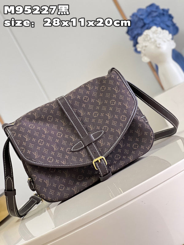 Alice Bags- Louis Vuittons  - 15908