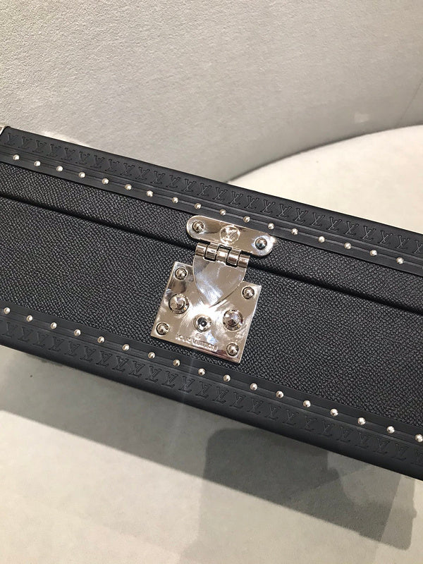 Alice Bags- Louis Vuittons  - 15989