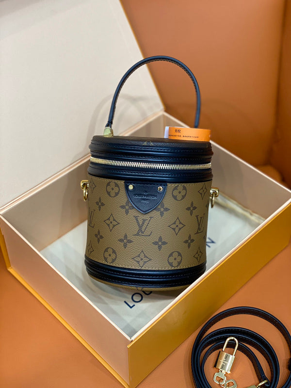 Alice Bags- Louis Vuittons  - 16367