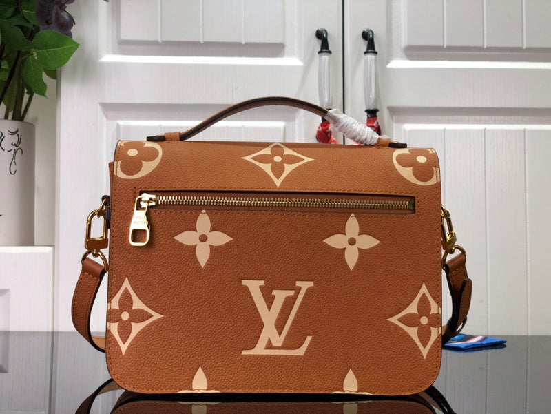 Alice Bags- Louis Vuittons  - 16507