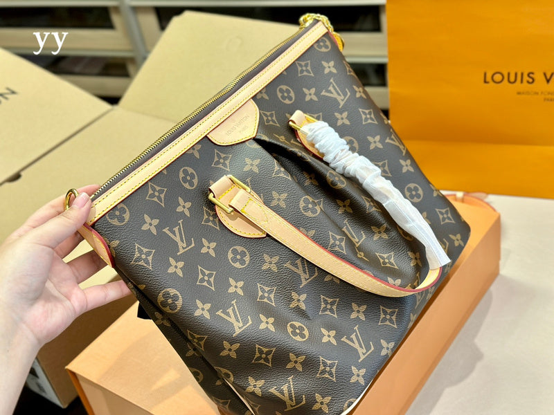 Alice bags - Louis Vuittons  - 15000