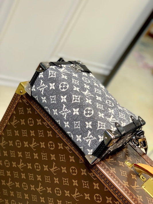 Alice Bags- Louis Vuittons  - 16046