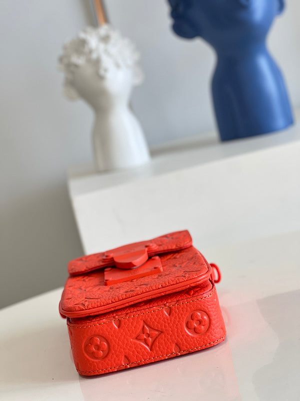 Alice Bags- Louis Vuittons  - 16395
