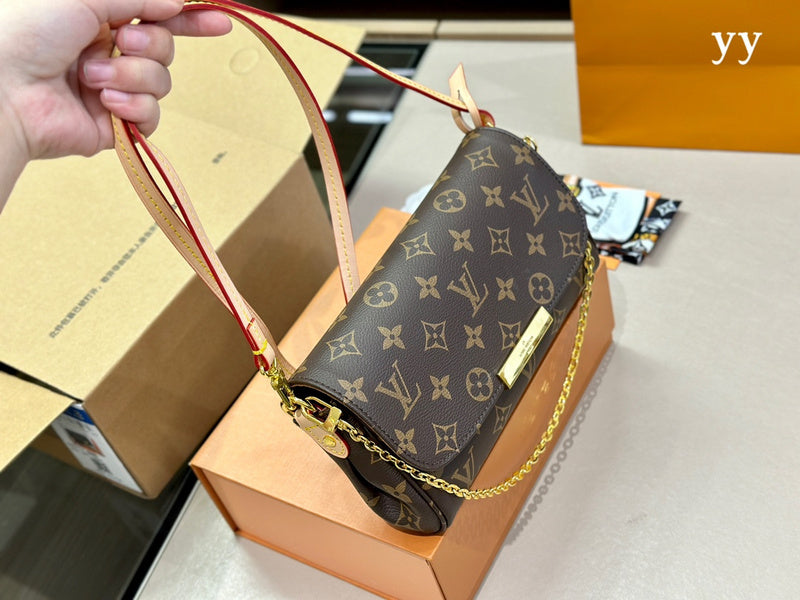 Alice Bags - Louis Vuittons  - 14990
