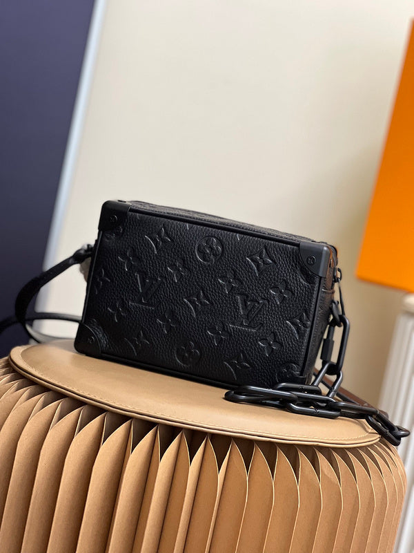 Alice Bags- Louis Vuittons  - 16136