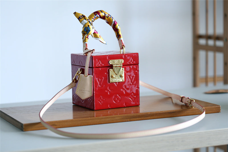 Alice bags - Louis Vuittons  - 9398