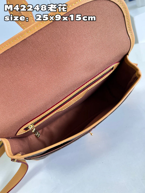 Alice Bags- Louis Vuittons  - 15909