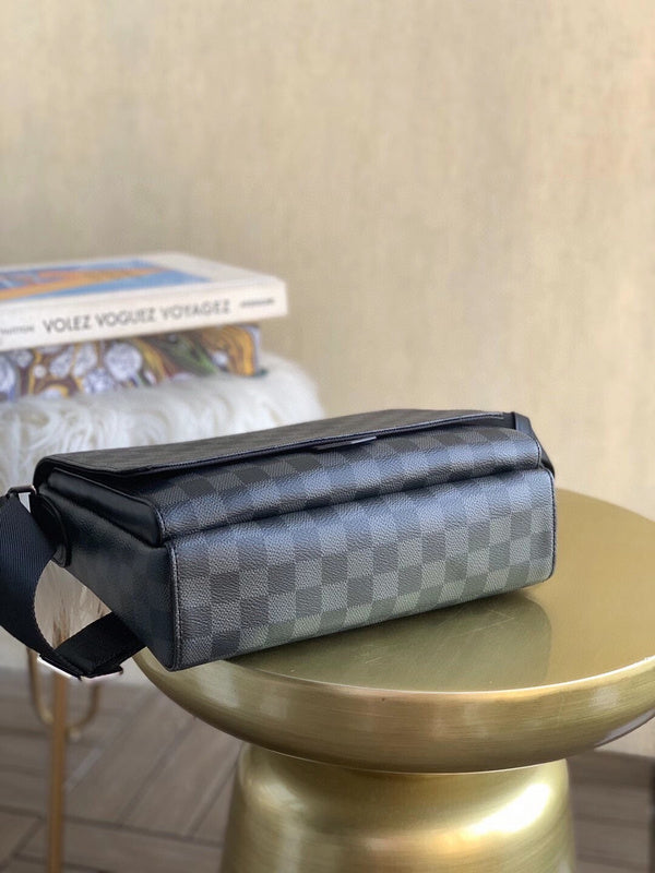 Alice Bags- Louis Vuittons  - 15869