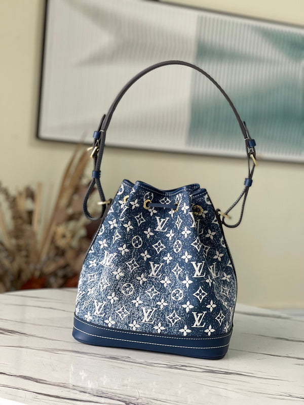 Alice Bags- Louis Vuittons  - 16272