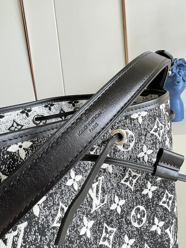 Alice Bags- Louis Vuittons  - 16463