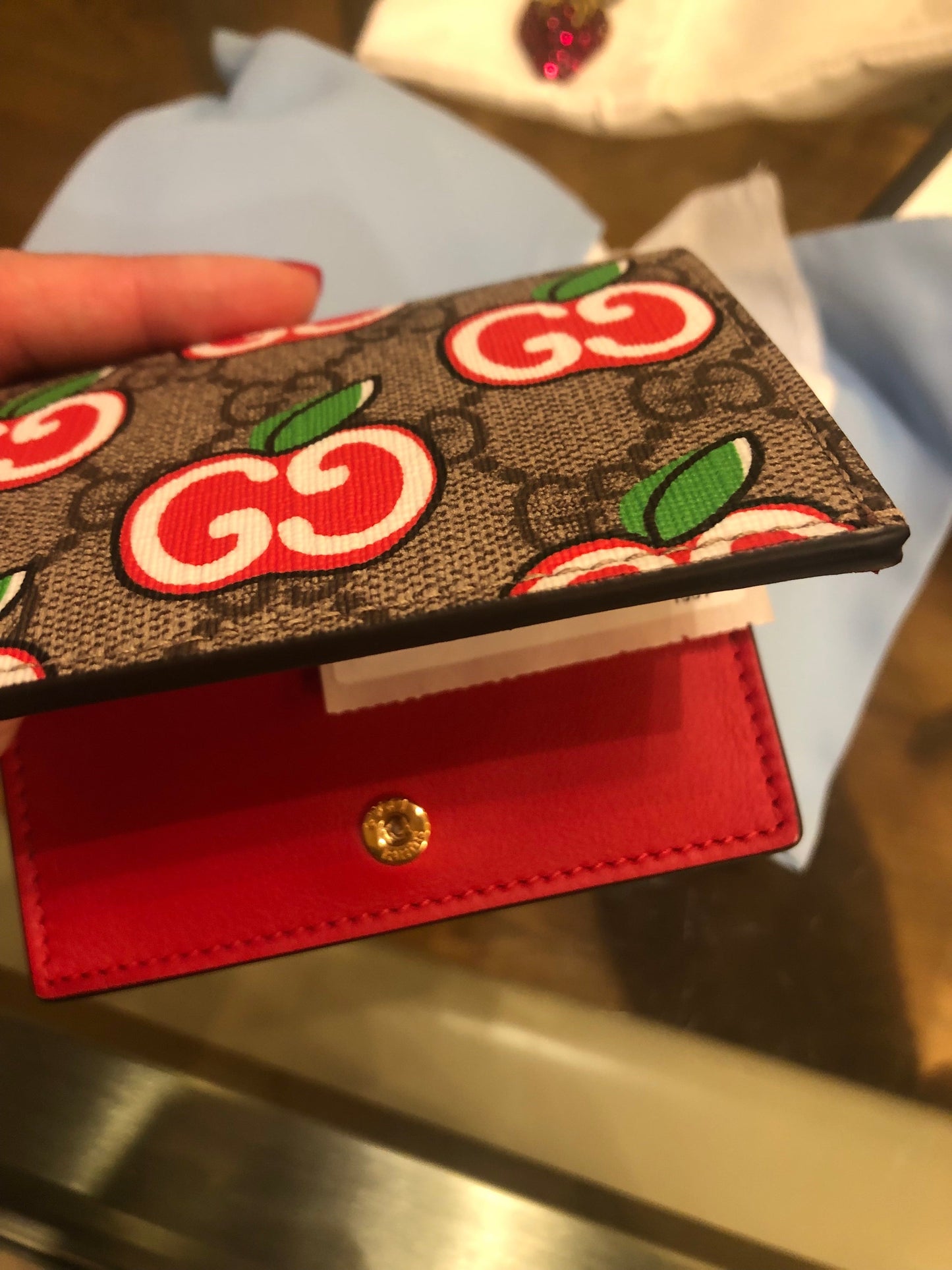 Gucci GG Supreme Monogram Apple Print Card Case Wallet in Tan