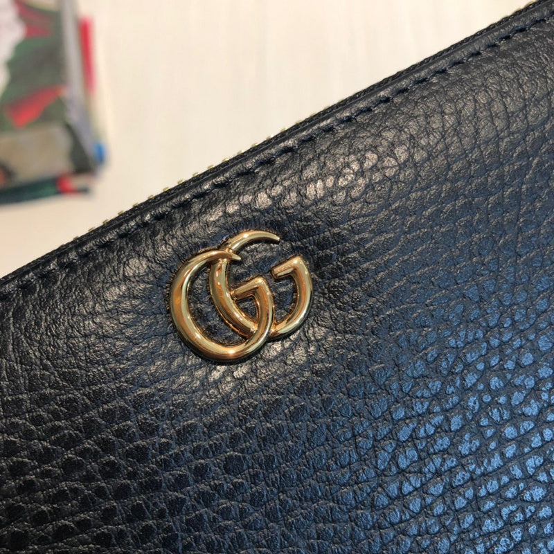 Gucci   Luxury Bags  909