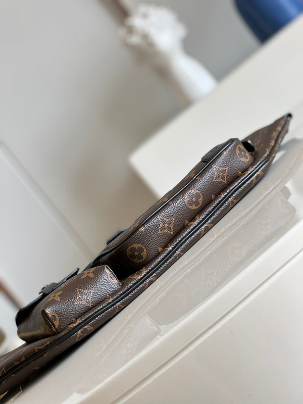 Alice Bags- Louis Vuittons  - 16261