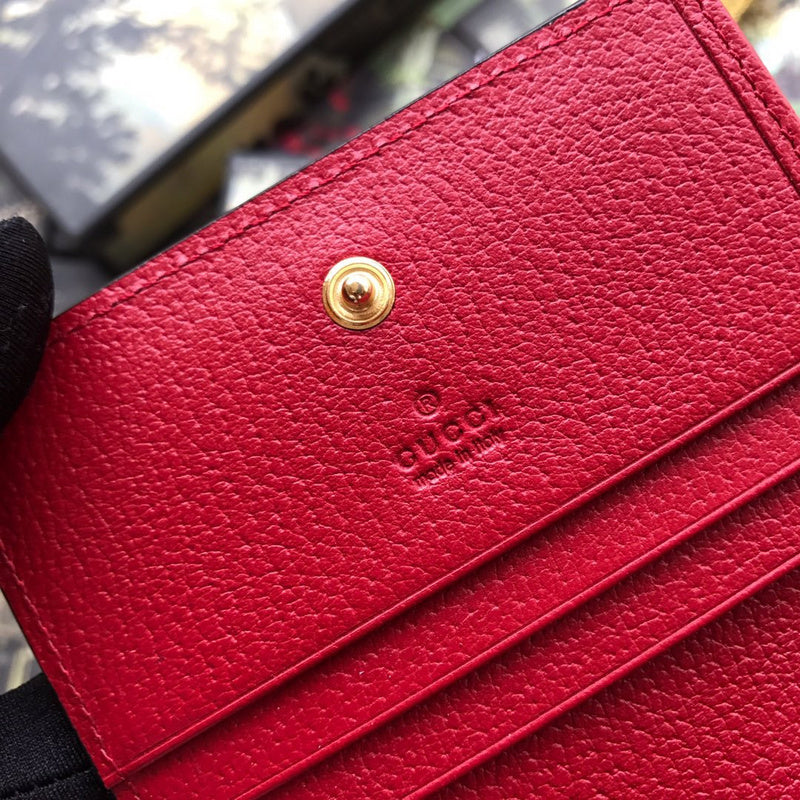 Gucci   Luxury Bags  867
