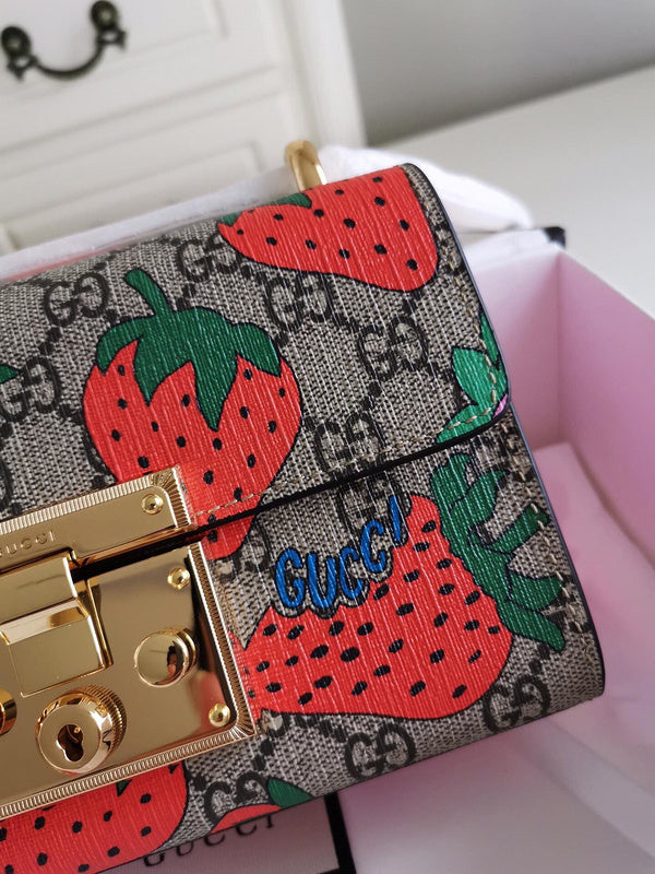 Gucci   Luxury Bags  1382