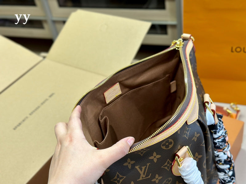 Alice bags - Louis Vuittons  - 15000