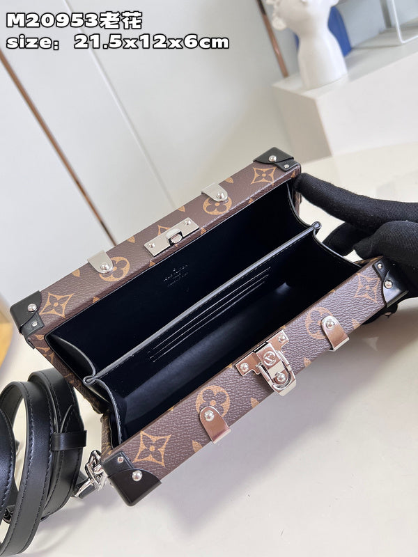 Alice bags - Louis Vuittons  - 15400