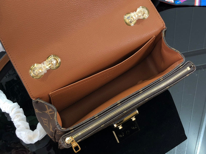 Alice Bags- Louis Vuittons  - 16720