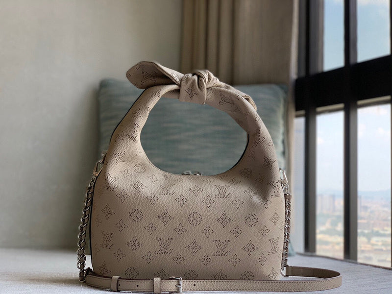 Alice Bags- Louis Vuittons  - 16385