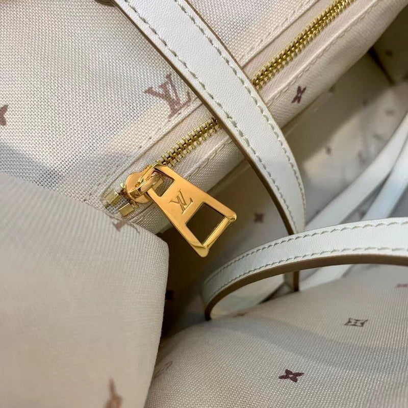 Alice Bags- Louis Vuittons  - 16587