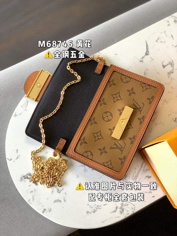 Alice Bags- Louis Vuittons  - 16606