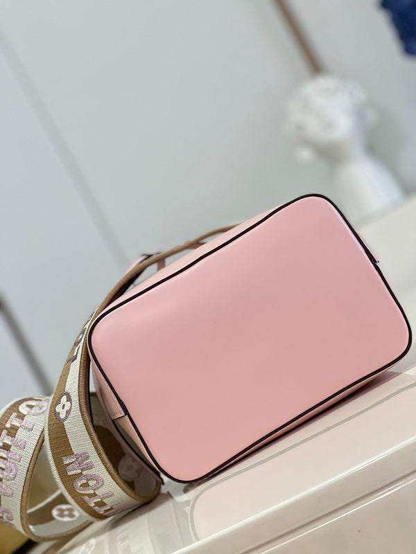 Alice Bags- Louis Vuittons  - 16462