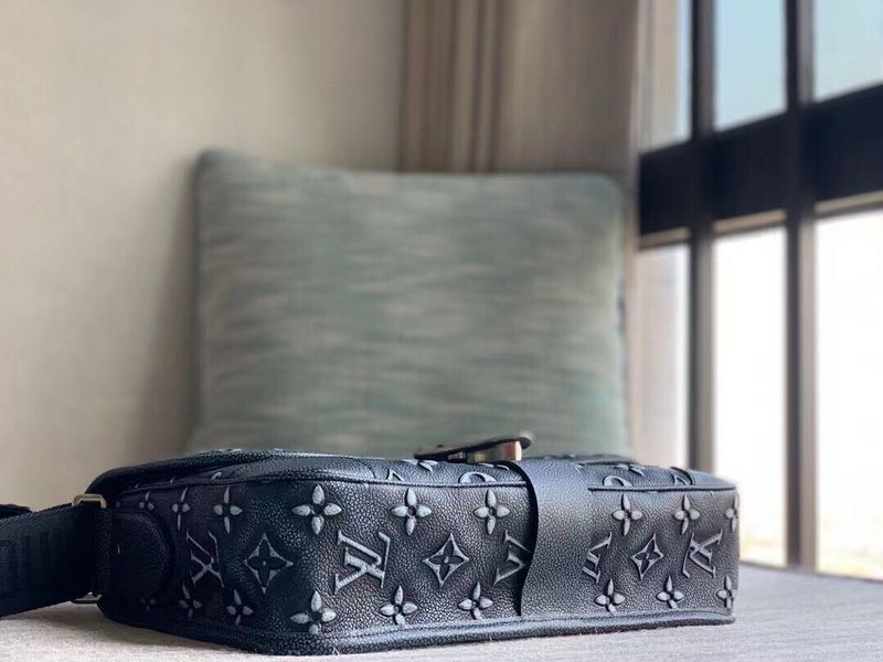 Alice Bags- Louis Vuittons  - 15922