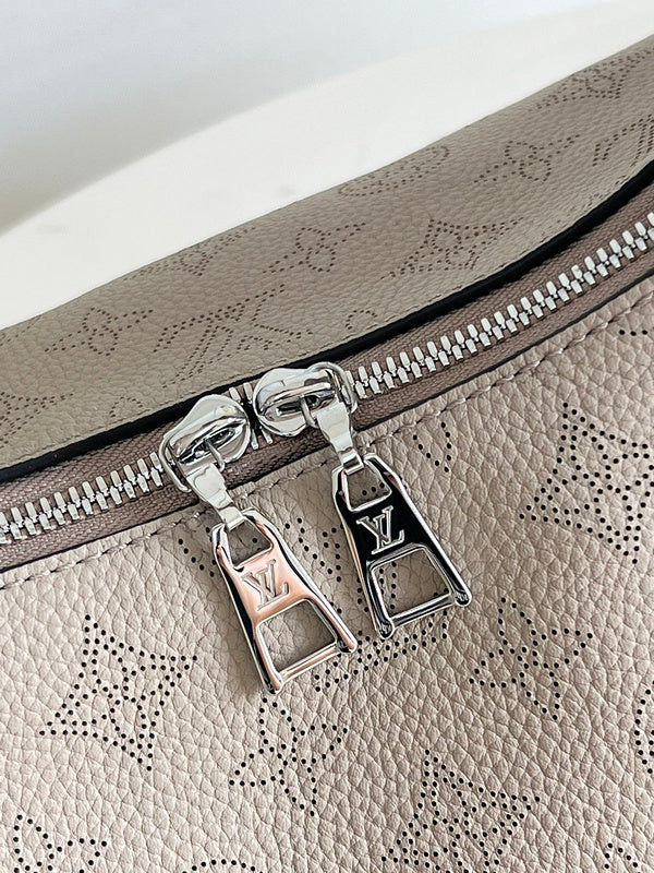 Alice Bags- Louis Vuittons  - 16363