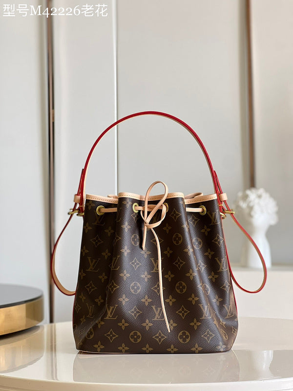 Alice Bags- Louis Vuittons  - 16203