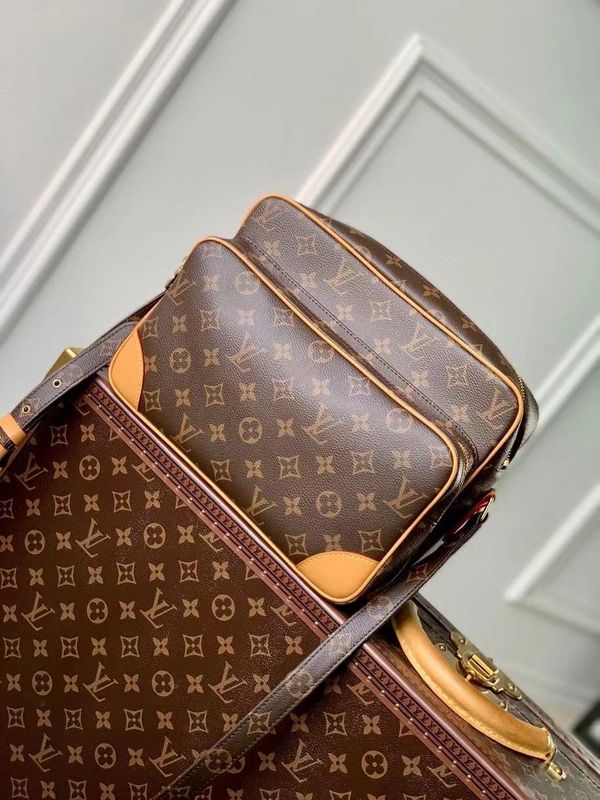 Alice Bags- Louis Vuittons  - 15965