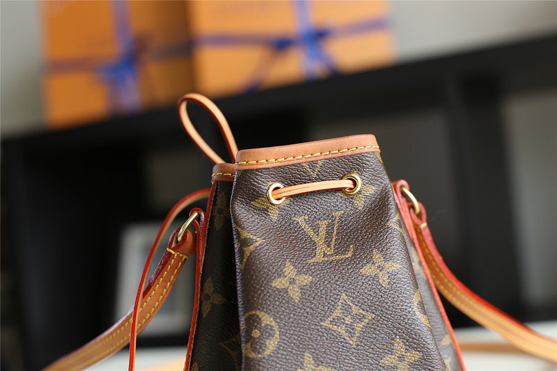 Alice bags - Louis Vuittons  - 9390