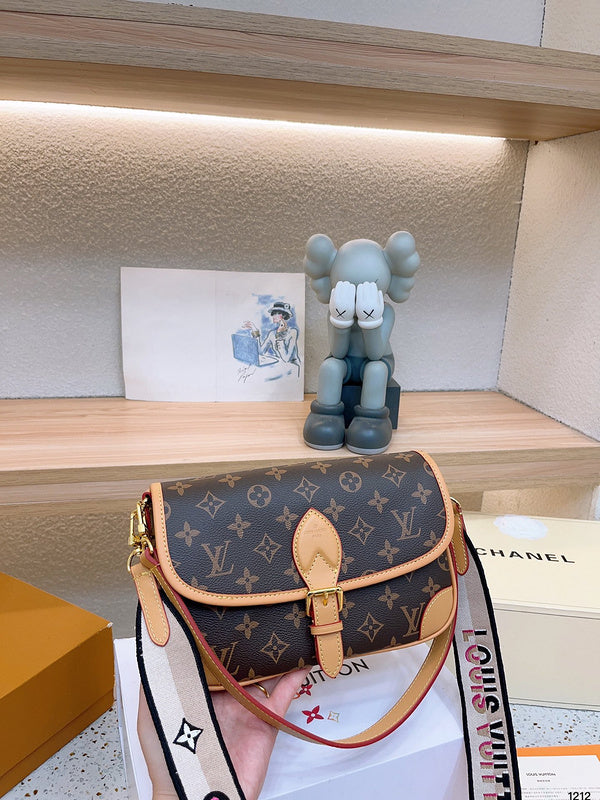 Alice bags - Louis Vuittons  - 14980