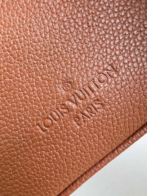 Alice Bags- Louis Vuittons  - 16307