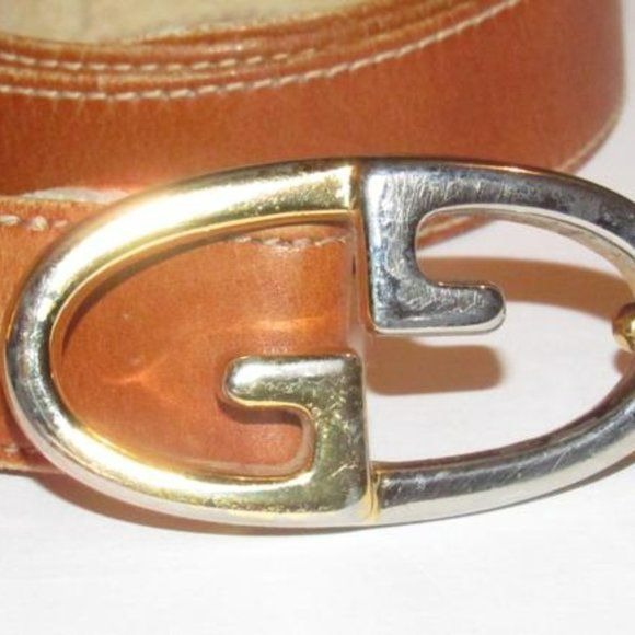 Gucci camel leather belt with large, two-tone GG logo buckle!